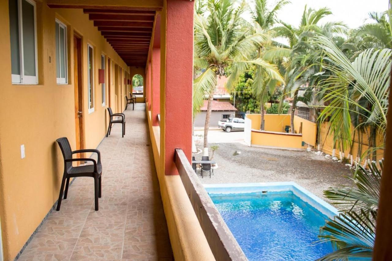 Hotel Cuamatzi Zihuatanejo Exterior photo