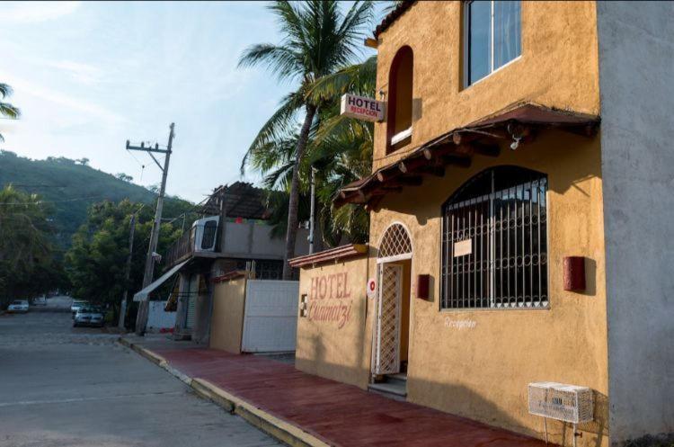 Hotel Cuamatzi Zihuatanejo Exterior photo